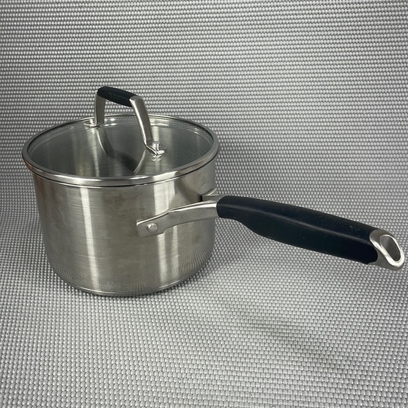 Calphalon Kitchen Select By Calphalon 25 Quart Sauce Pan With Glass